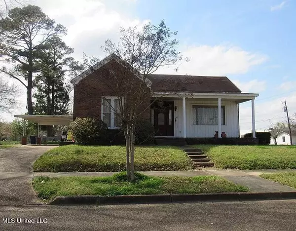 77 S College Street, Grenada, MS 38901