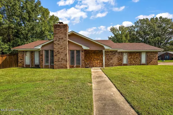 5384 Brookhollow Drive, Jackson, MS 39212