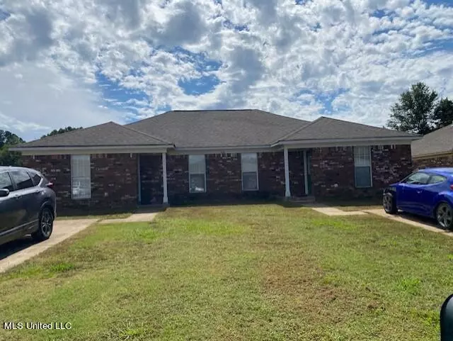 405 Bruce Street #A & B, Senatobia, MS 38668