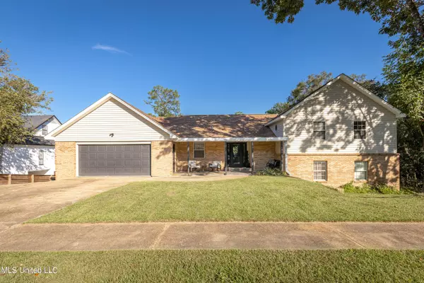 3709 Queen Elizabeth Drive, Ocean Springs, MS 39564