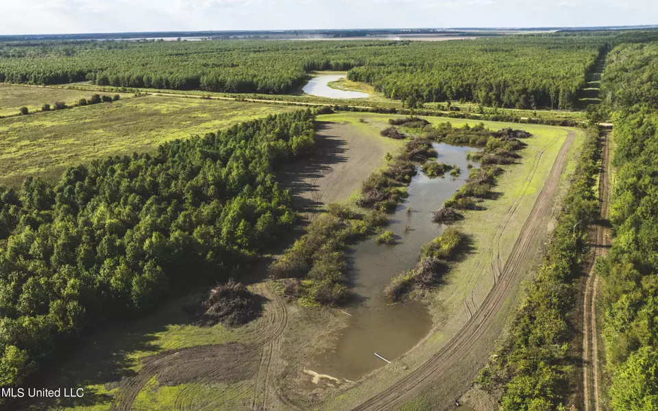 2 Oil Well Road, Cary, MS 39054