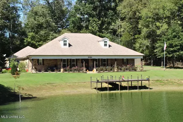 3084 Nikki Lake Dr, Nesbit, MS 38651