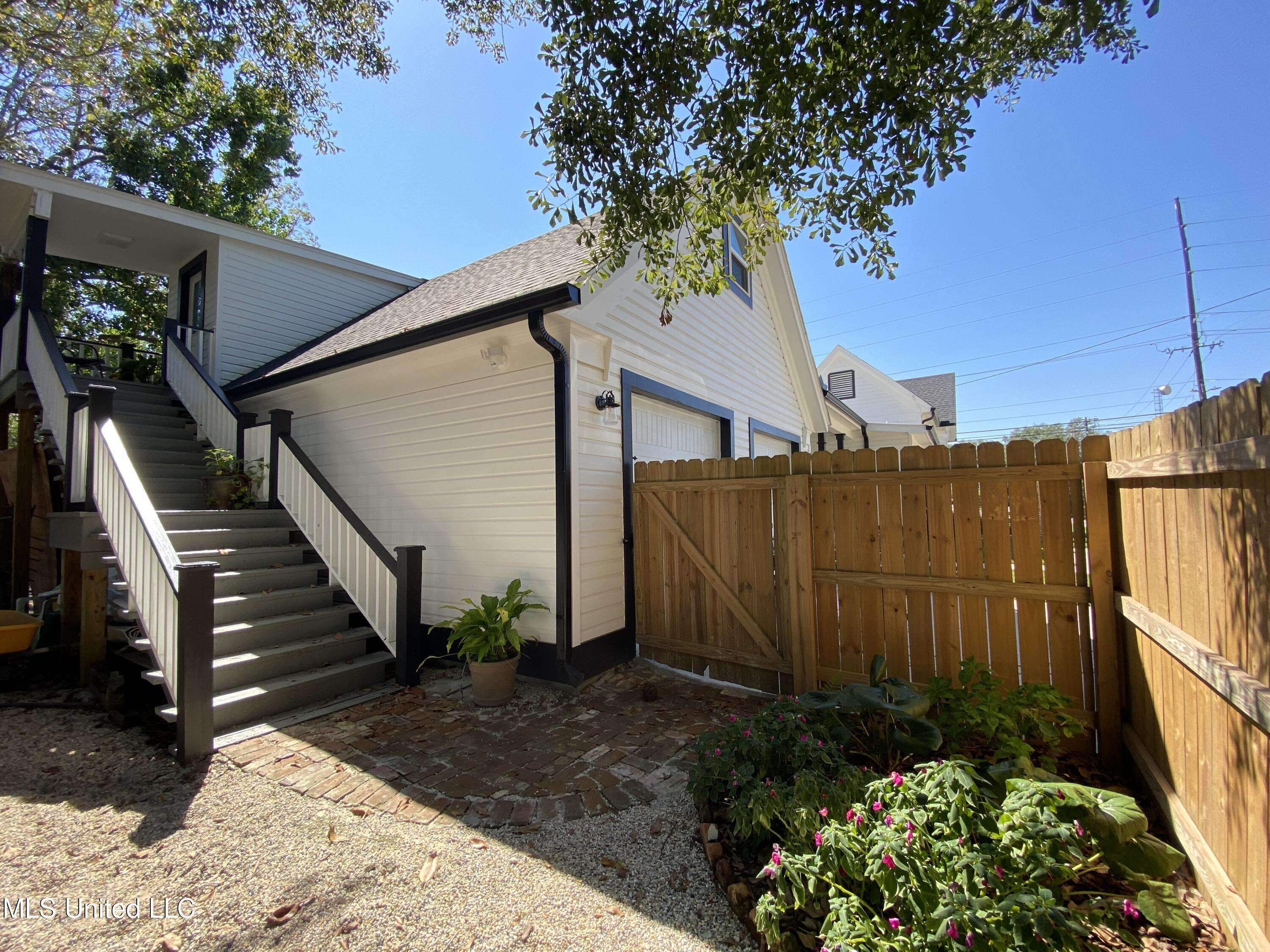 Picayune, MS 39466,220 Curran Avenue