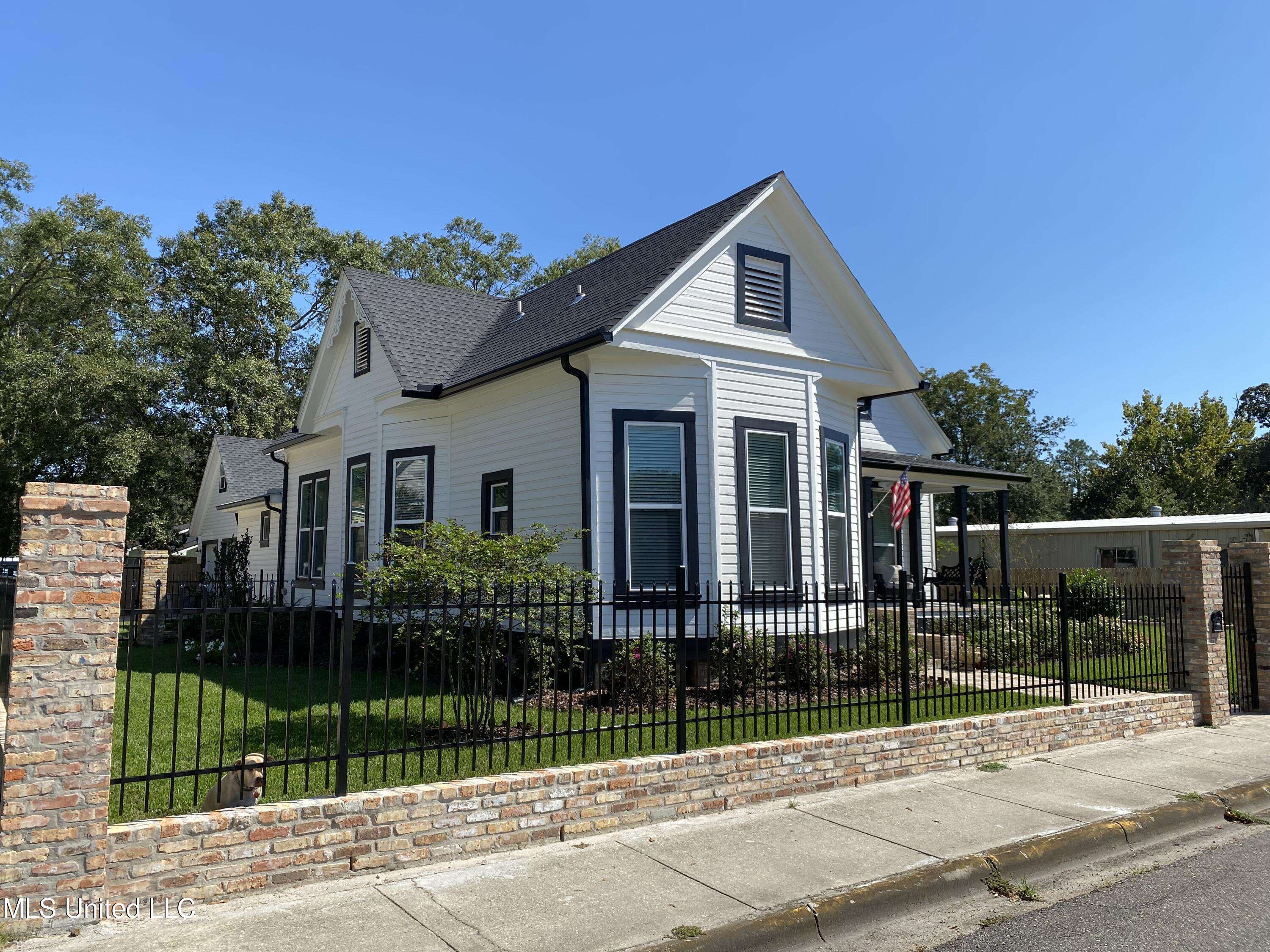 Picayune, MS 39466,220 Curran Avenue