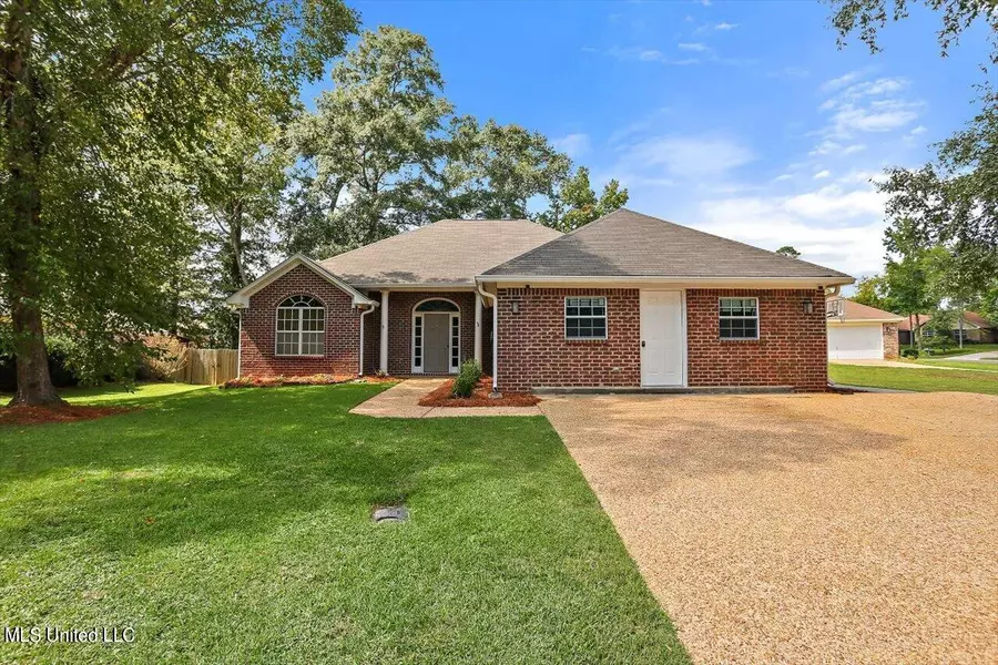 402 Green Tree Place, Flowood, MS 39232