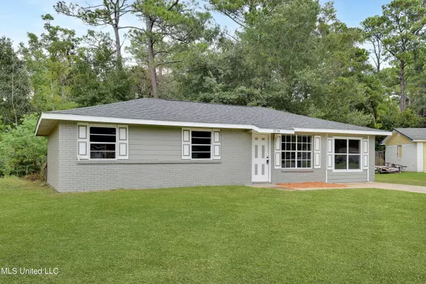 2236 Woodside Drive, Gautier, MS 39553