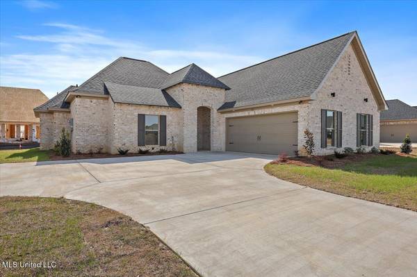 1014 Kensington Drive, Flowood, MS 39232