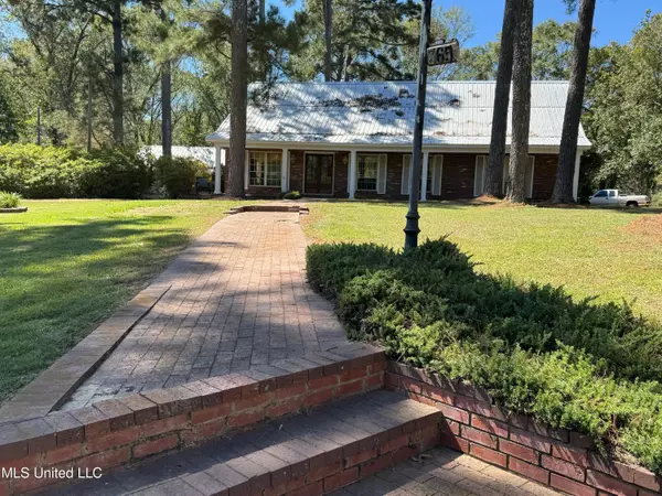 365 Mclendon Drive, Raymond, MS 39154