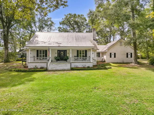 209 N Slade Road, Sumrall, MS 39482