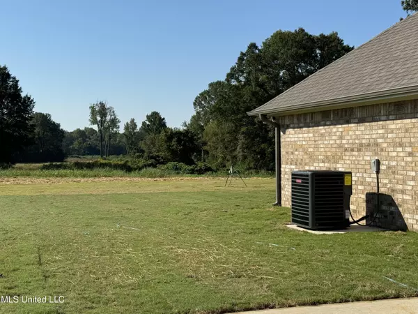 Byhalia, MS 38611,13495 Pebble Ridge Drive