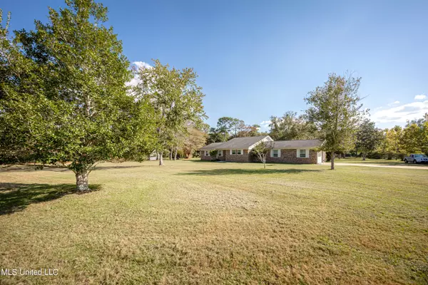 5917 Old Spanish Trail, Ocean Springs, MS 39564