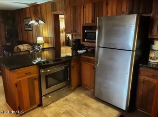 Dundee, MS 38626,73 Kathryn Drive