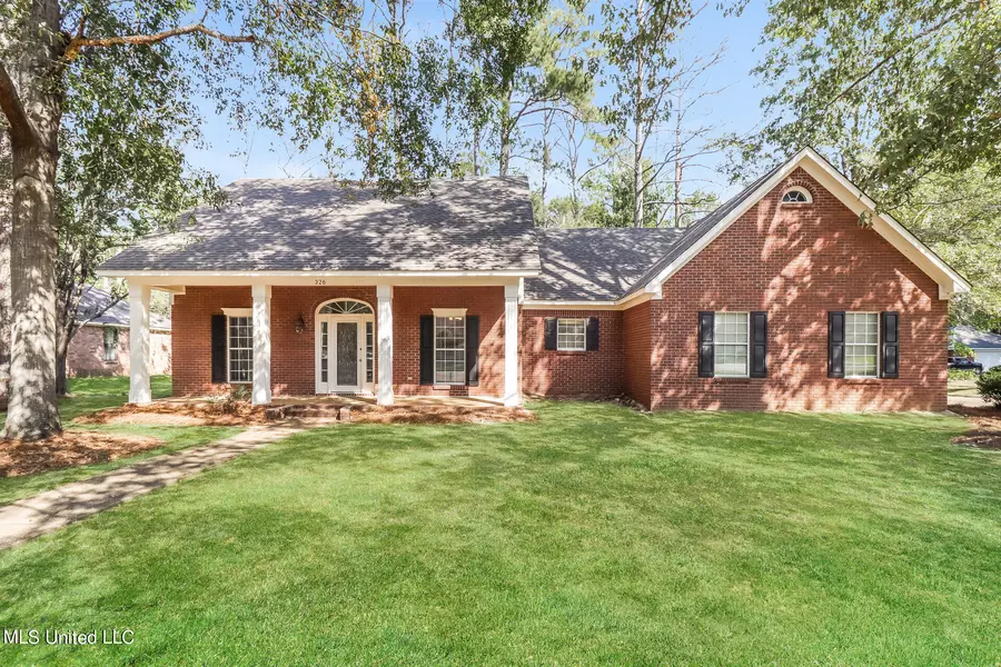 326 Autumn Crest Drive, Ridgeland, MS 39157
