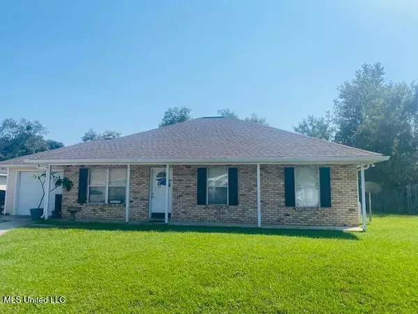 1003 Corr Circle, Waveland, MS 39576