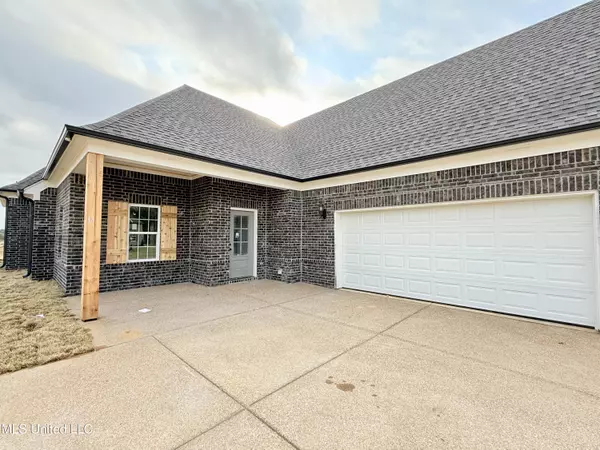 Southaven, MS 38672,8898 Erin Banks Drive