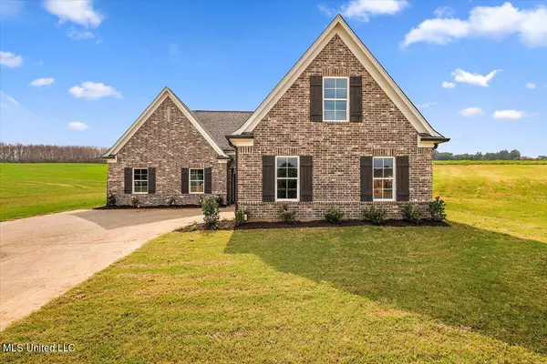 6240 Clover Court, Walls, MS 38680