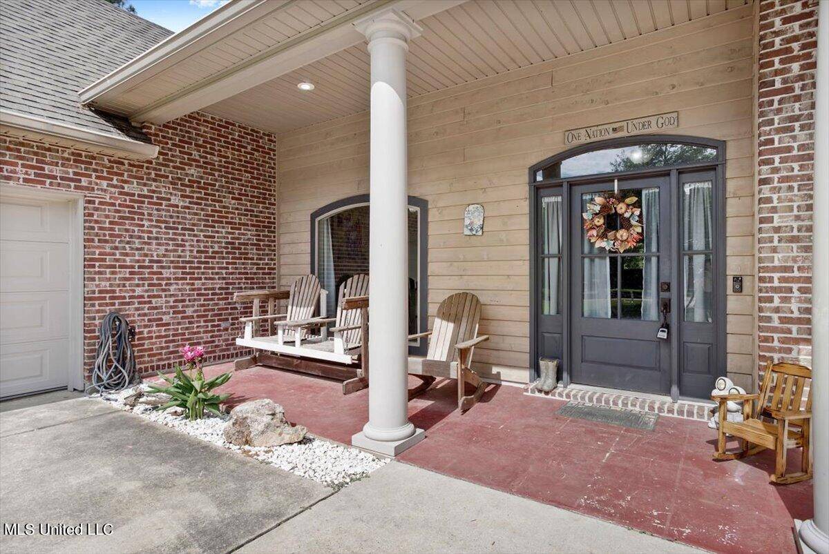 Carriere, MS 39426,4 Chinaberry Circle Circle