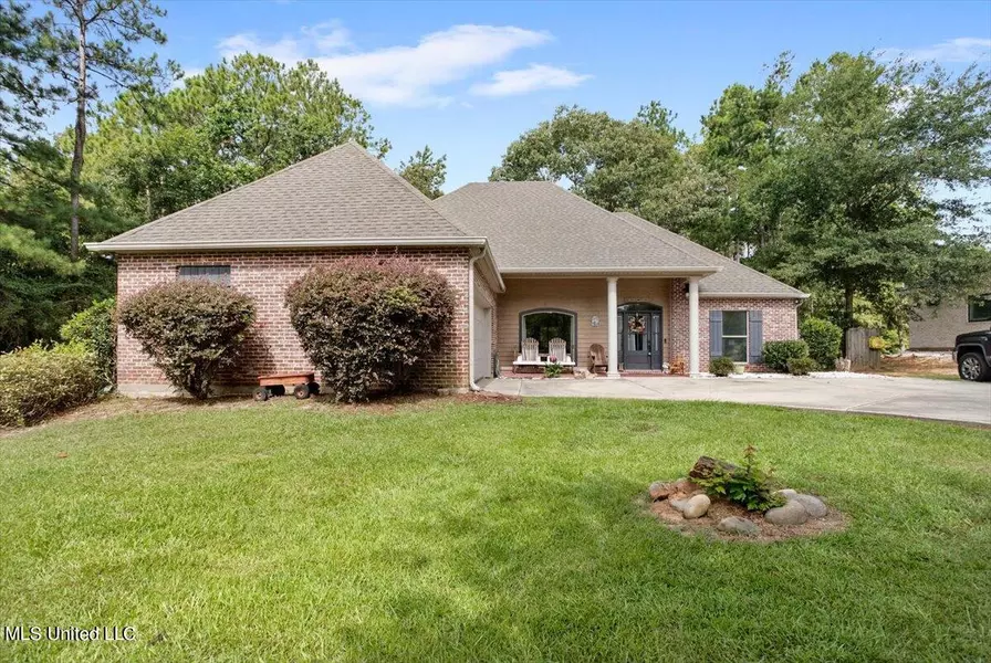 4 Chinaberry Circle Circle, Carriere, MS 39426
