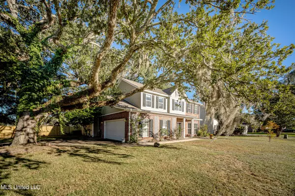 Ocean Springs, MS 39564,2316 Rue Beaux Chenes