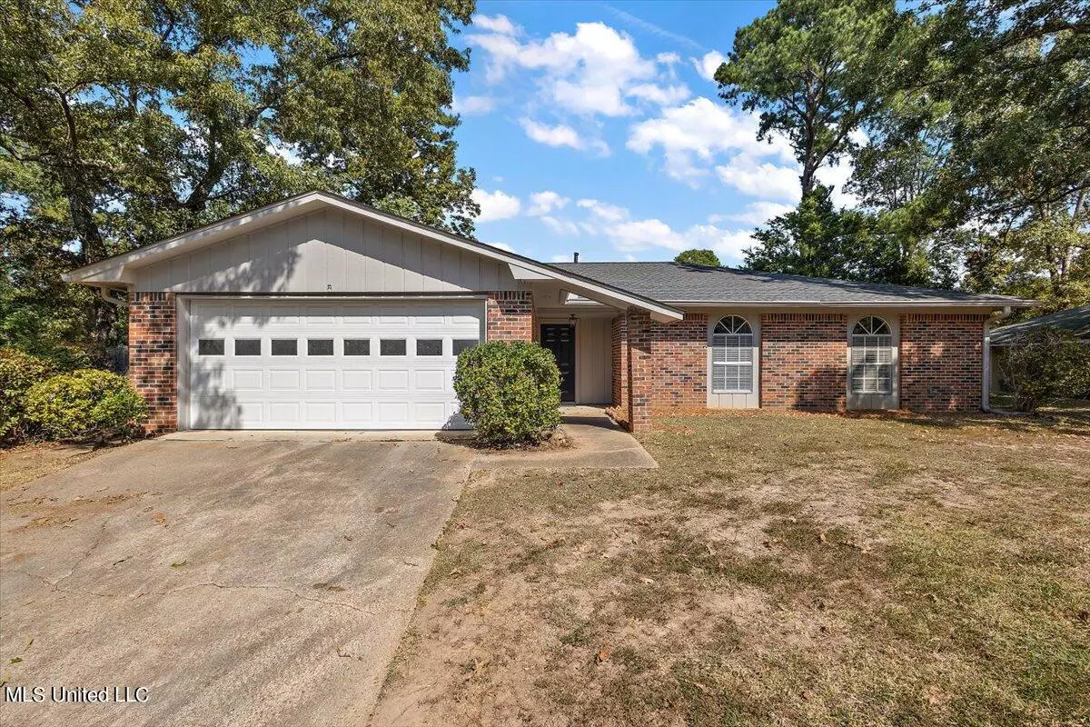 Clinton, MS 39056,102 Cypress Circle Circle