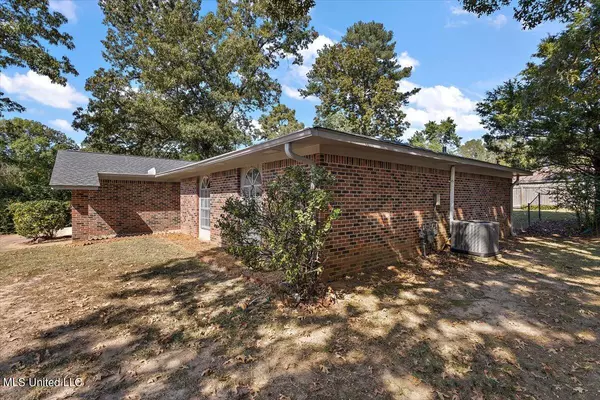 Clinton, MS 39056,102 Cypress Circle Circle