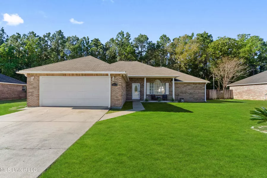 6911 Pinehurst Drive, Ocean Springs, MS 39564