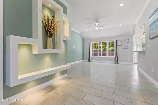 Ocean Springs, MS 39564,6911 Pinehurst Drive