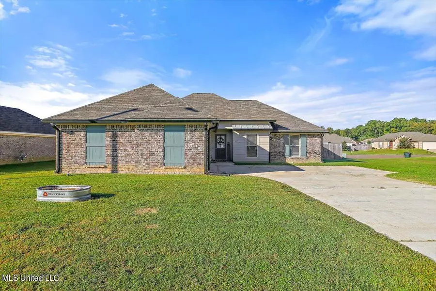 557 Brighton Trail, Florence, MS 39073