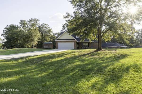 142 Stone Hollow Trace, Carriere, MS 39426