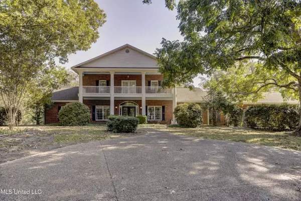 203 Henry Road, Vicksburg, MS 39183