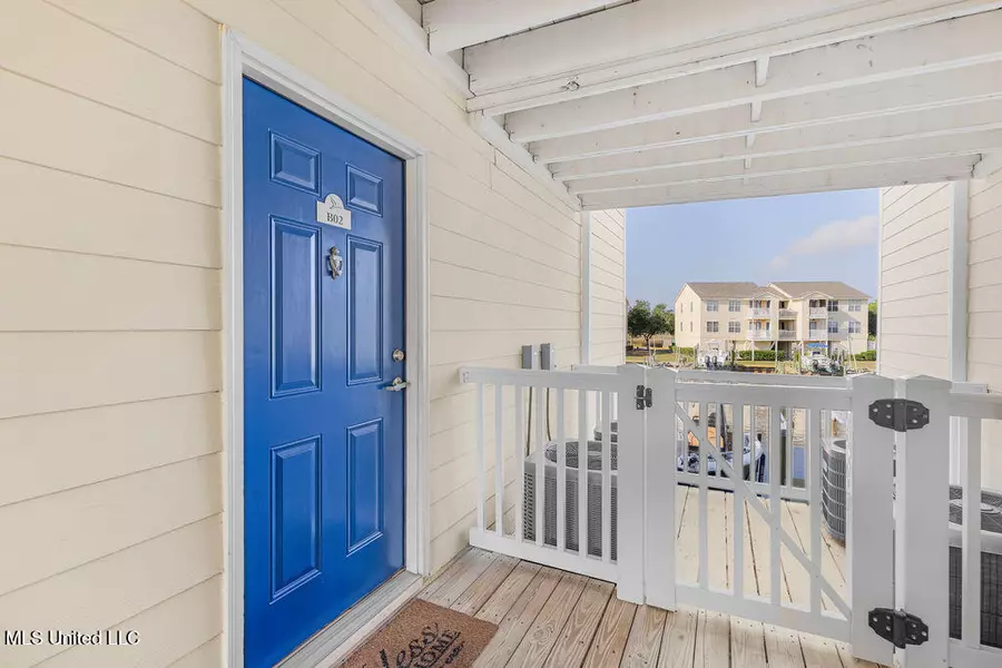 2421 Beachview Drive #B02, Ocean Springs, MS 39564