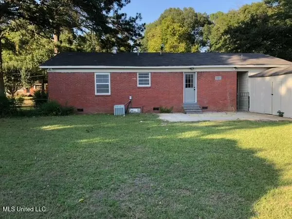 Senatobia, MS 38668,207 Evelyn Street