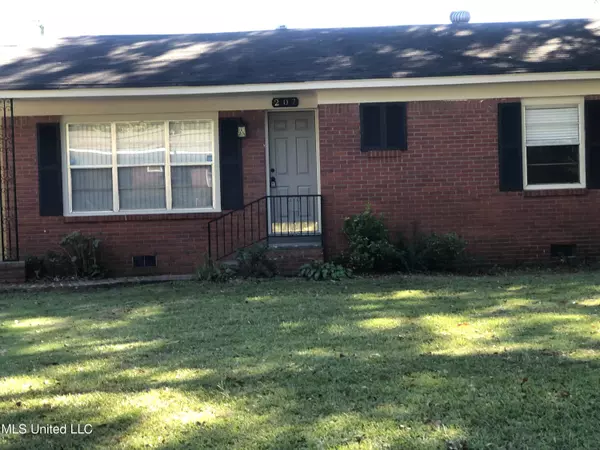 Senatobia, MS 38668,207 Evelyn Street