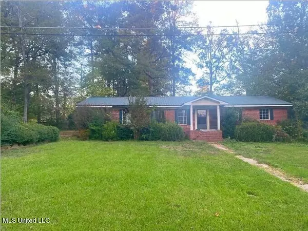 42 E 5th Avenue, Morton, MS 39117