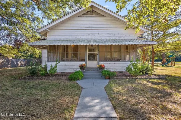 20 E Broad Street, Foxworth, MS 39483