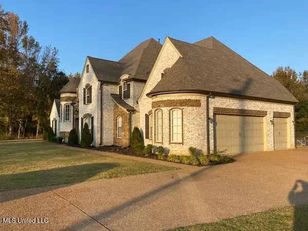 4156 Charleston Place, Hernando, MS 38632