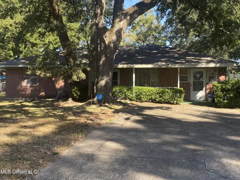 1624 Lewis Avenue, Biloxi, MS 39531