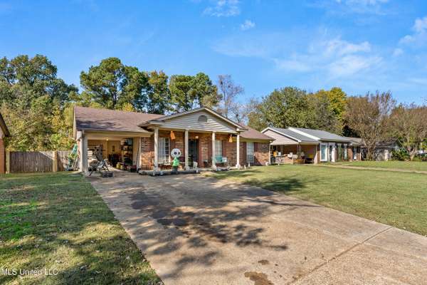 7705 Charleston Drive, Southaven, MS 38671