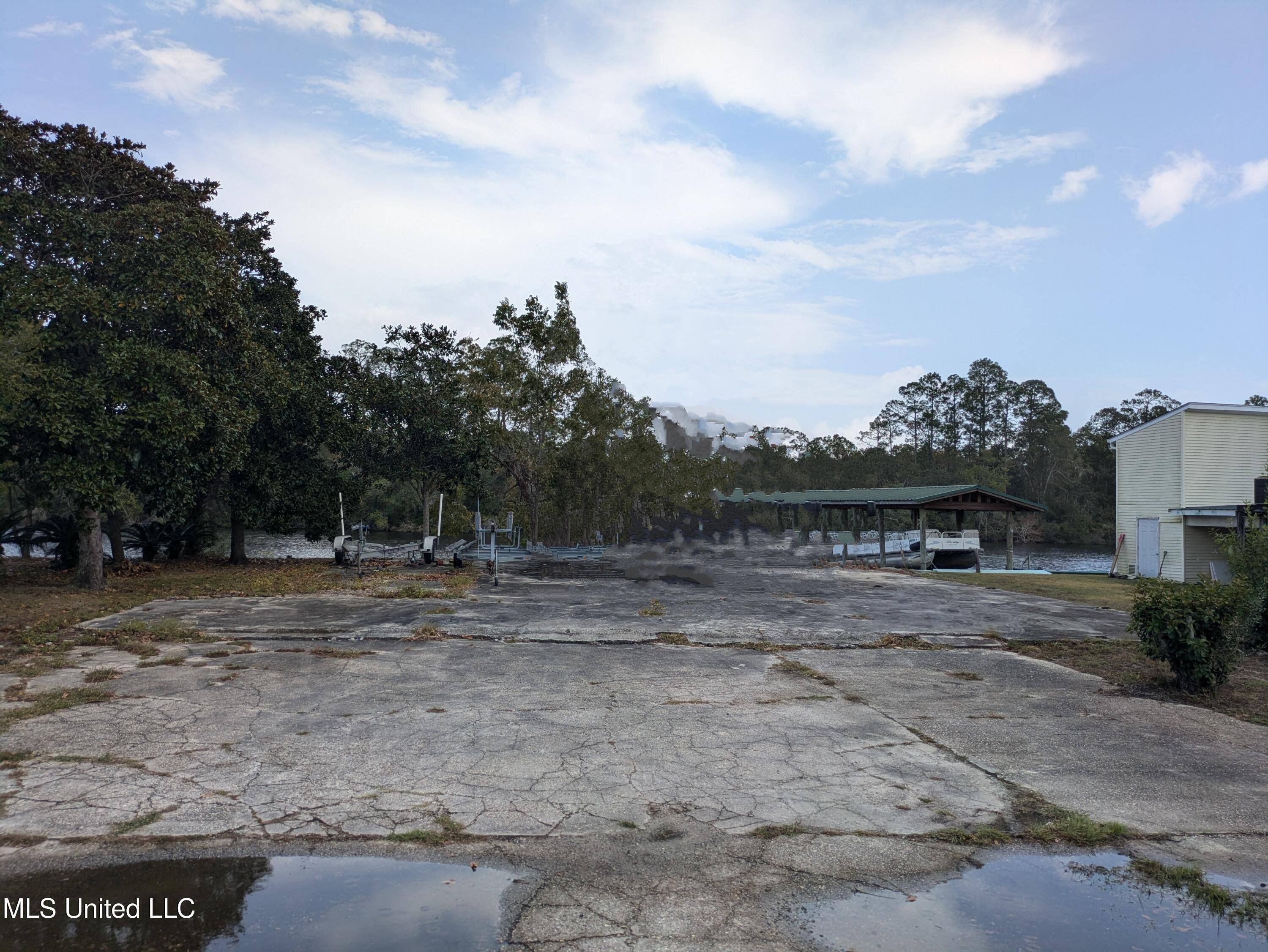 15110 Chickasaw Road, Kiln, MS 39556