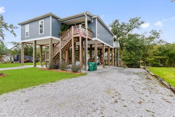 26 Good Street, Bay Saint Louis, MS 39520