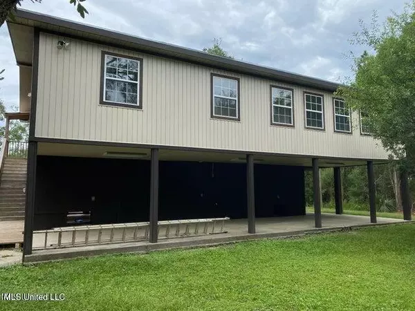 Bay Saint Louis, MS 39520,5142 1st Avenue