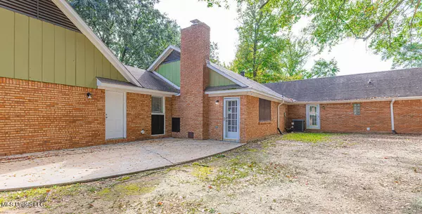 Brandon, MS 39042,312 Busick Wells Road