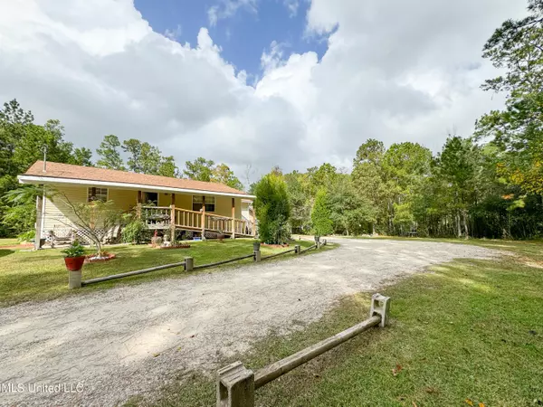 5028 9th Avenue, Pearlington, MS 39572