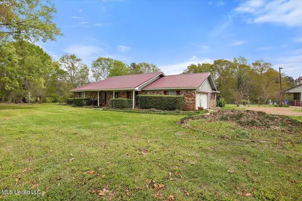 Braxton, MS 39044,124 Gus Phillips Road