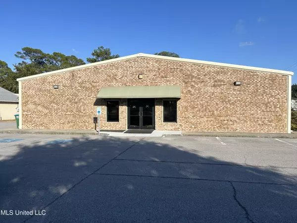 1902 Market Street, Pascagoula, MS 39567