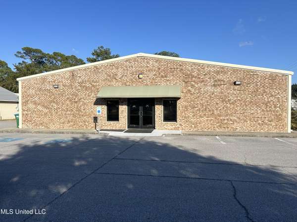 1902 Market Street, Pascagoula, MS 39567