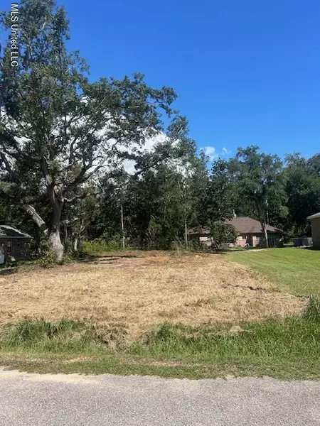 Spruce Street, Ocean Springs, MS 39564