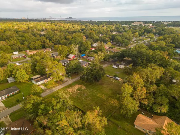 Long Beach, MS 39560,211 Gates Avenue