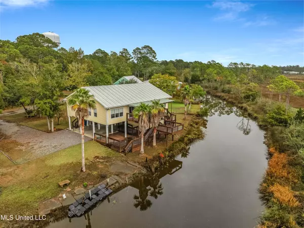 Ocean Springs, MS 39564,8833 Pickering Forrest Drive