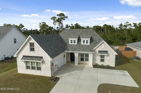 6836 Enclave Lane, Ocean Springs, MS 39564